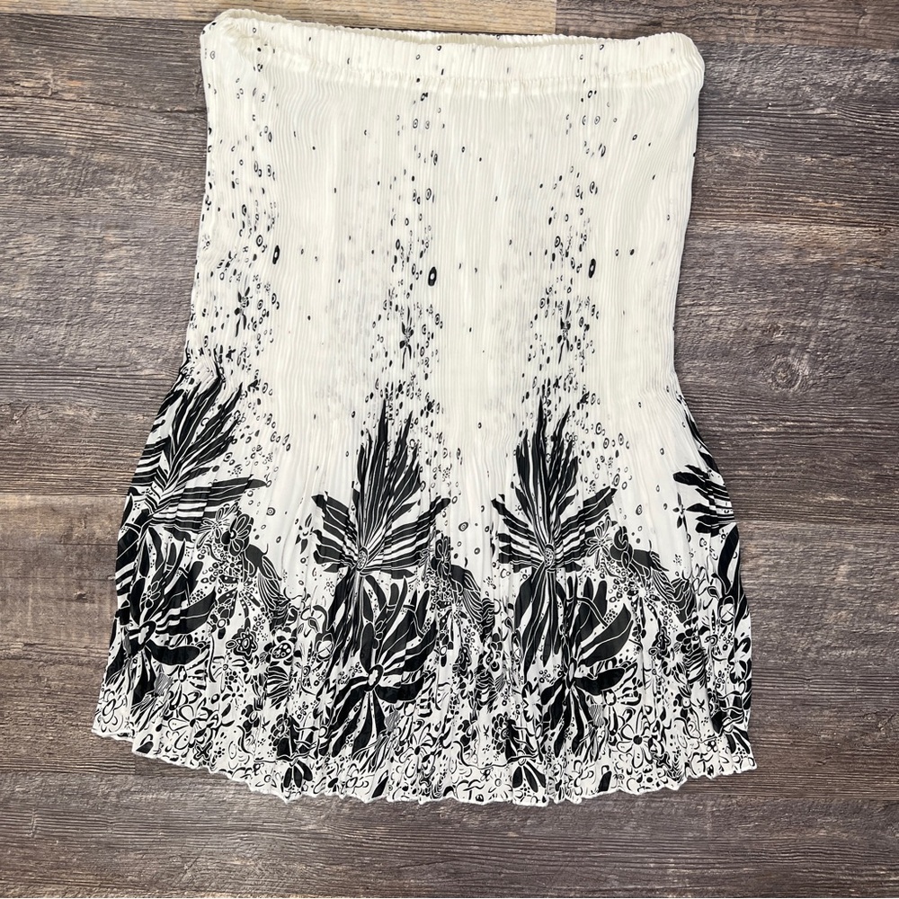 Mini Pleats white and black floral pleated midi skirt size OS B155